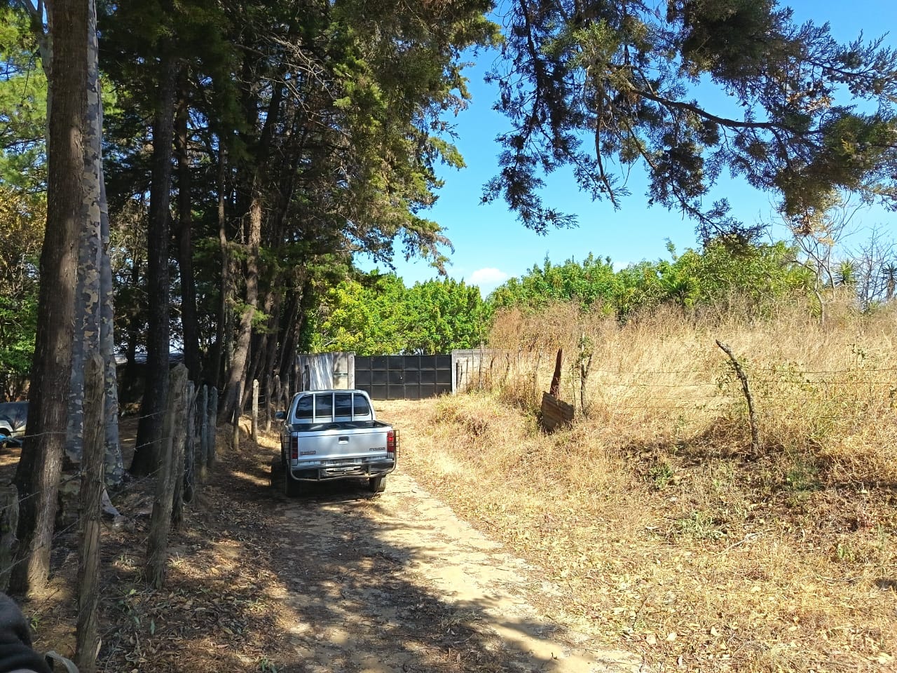 Terreno arbolado de 8,500 varas² rumbo a Ciudad Satélite, Mixco