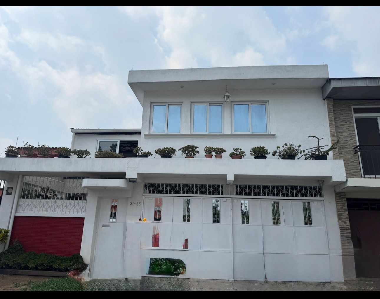 Moderna Casa en Residenciales Cinco
